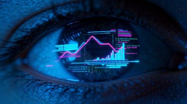 Primer plano de una interfaz de datos abstracta reflejada en un ojo humano, simbolizando la unión entre el SEO y la experiencia de usuario.